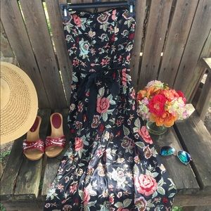 IXE Dress size 4 in excellent condition.